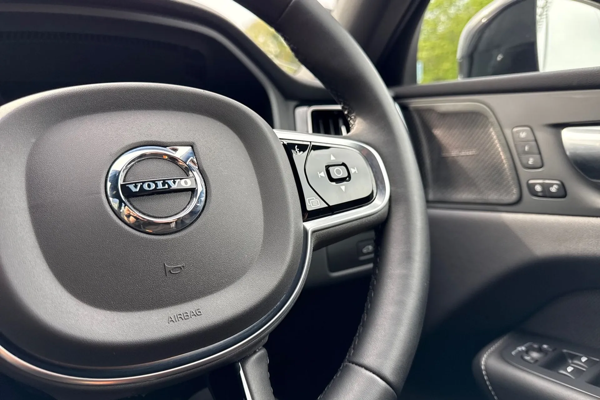 Volvo XC60 thumbnail image number 37