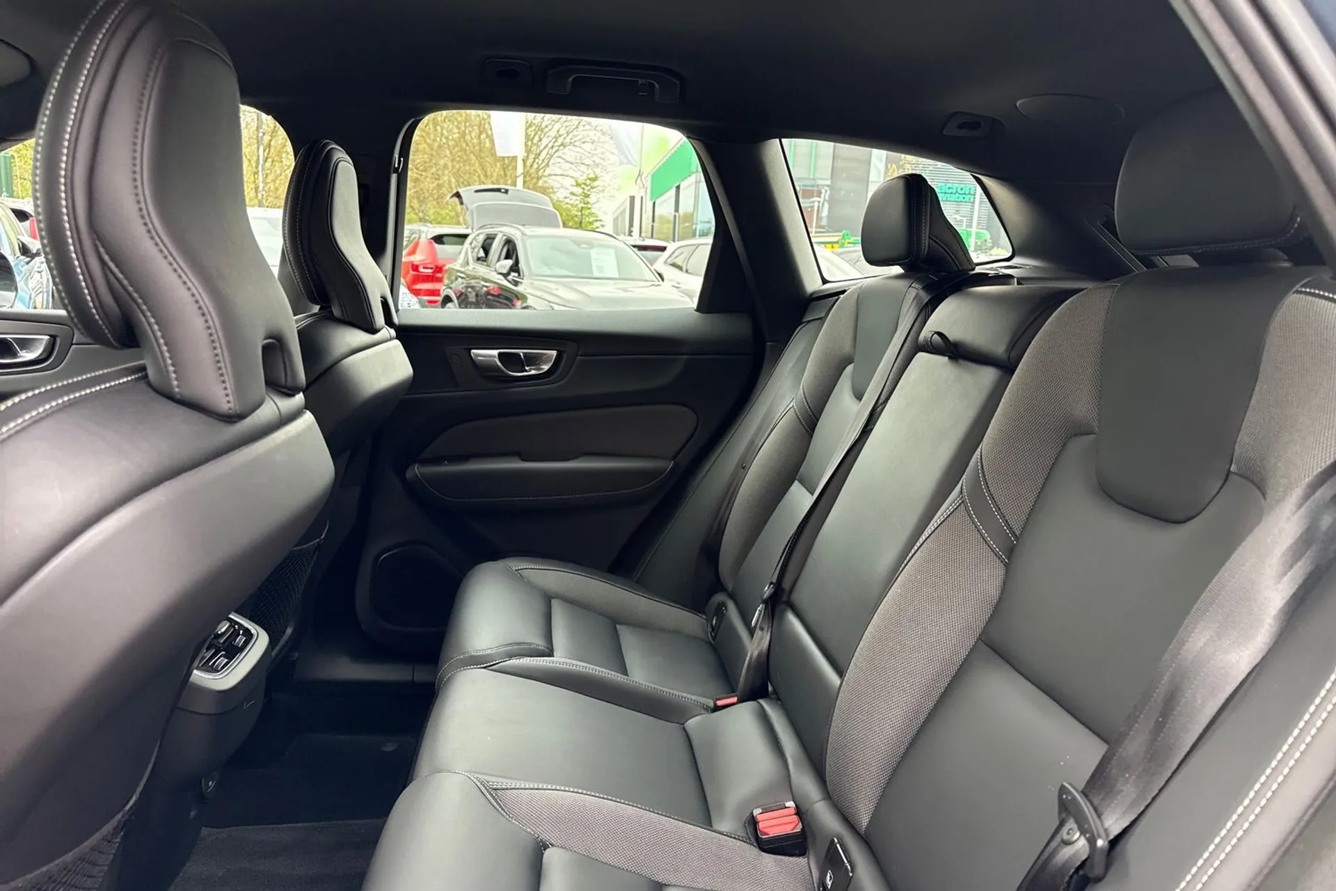 Volvo XC60 thumbnail image number 30