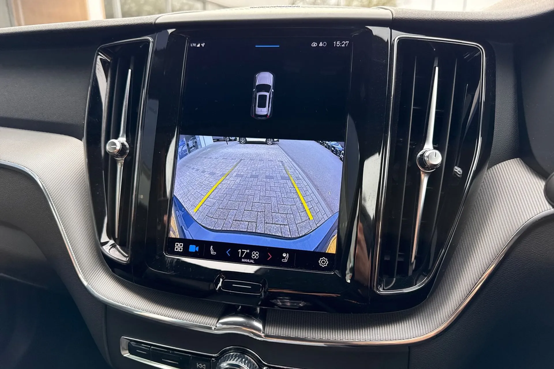 Volvo XC60 thumbnail image number 38