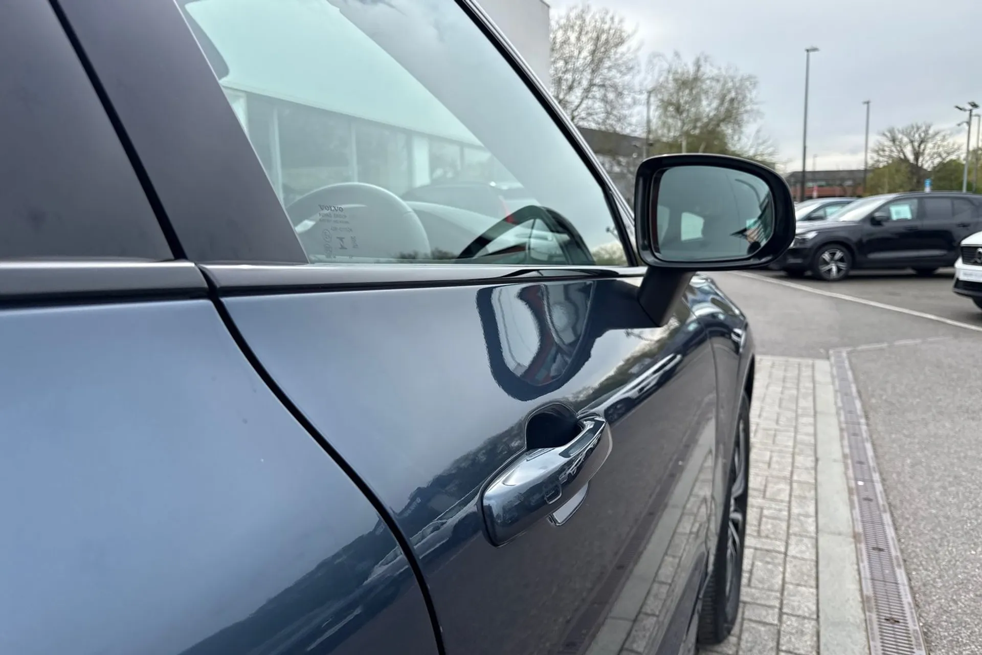 Volvo XC60 thumbnail image number 17