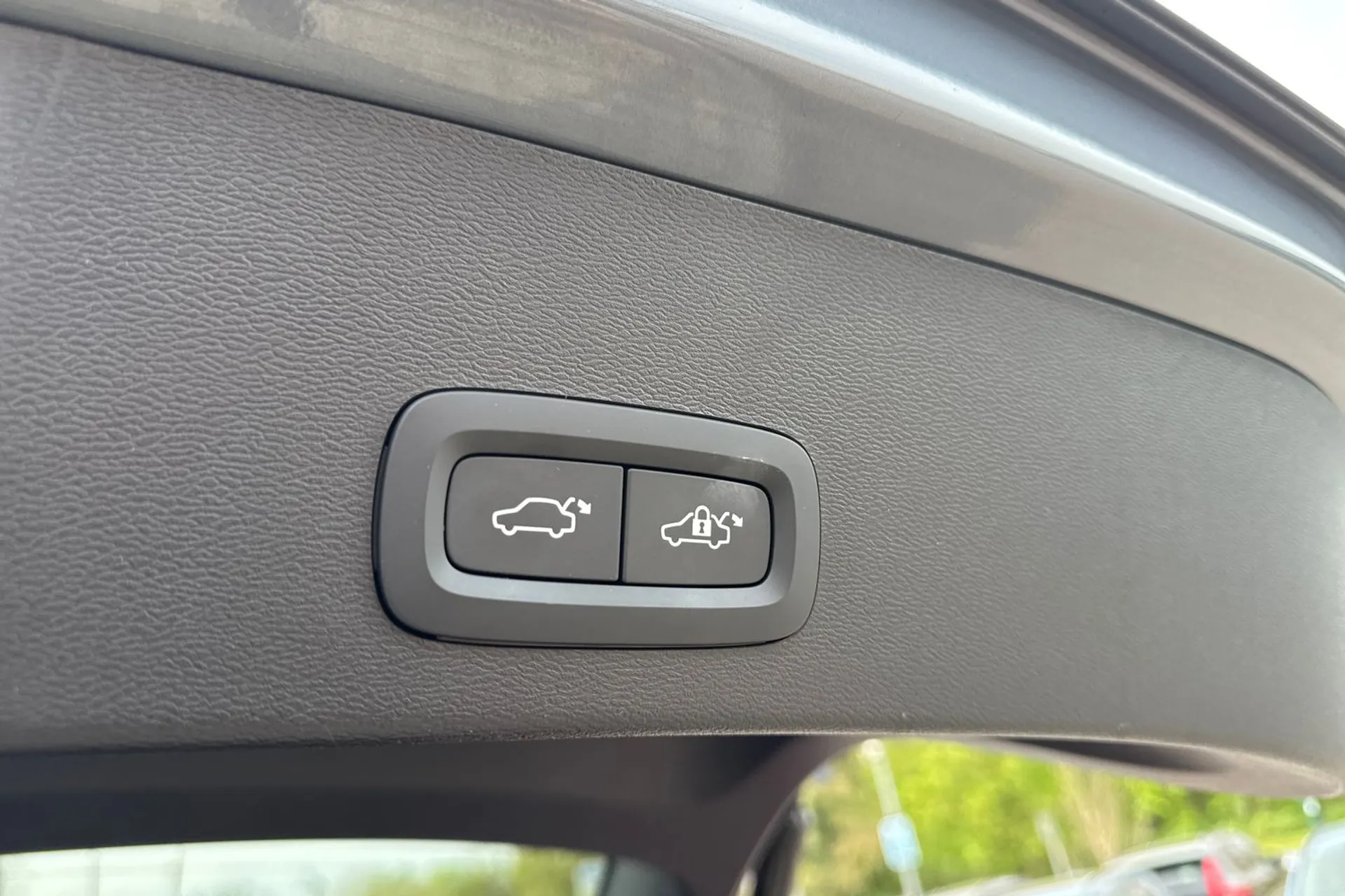 Volvo XC40 thumbnail image number 21