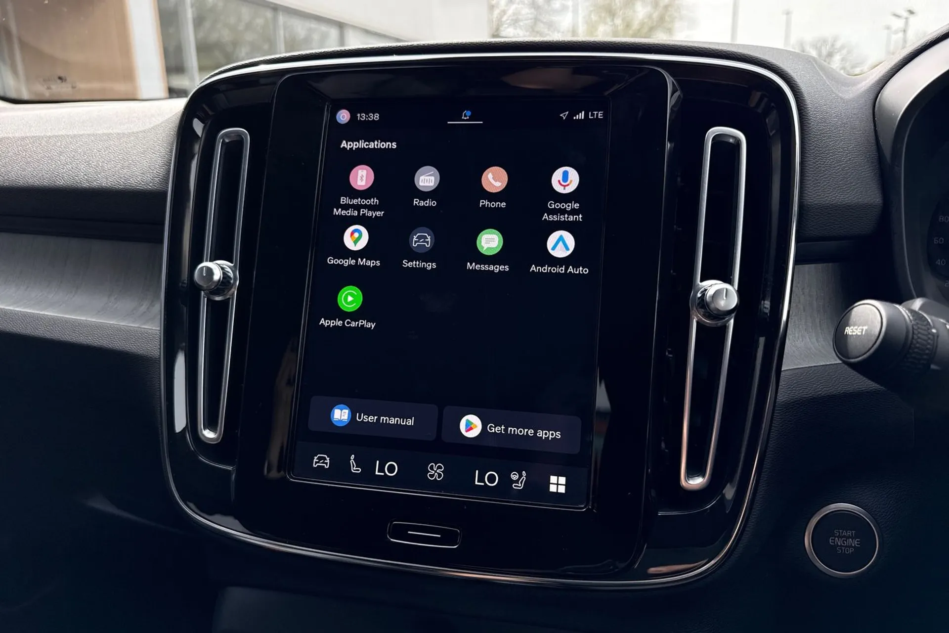 Volvo XC40 thumbnail image number 40