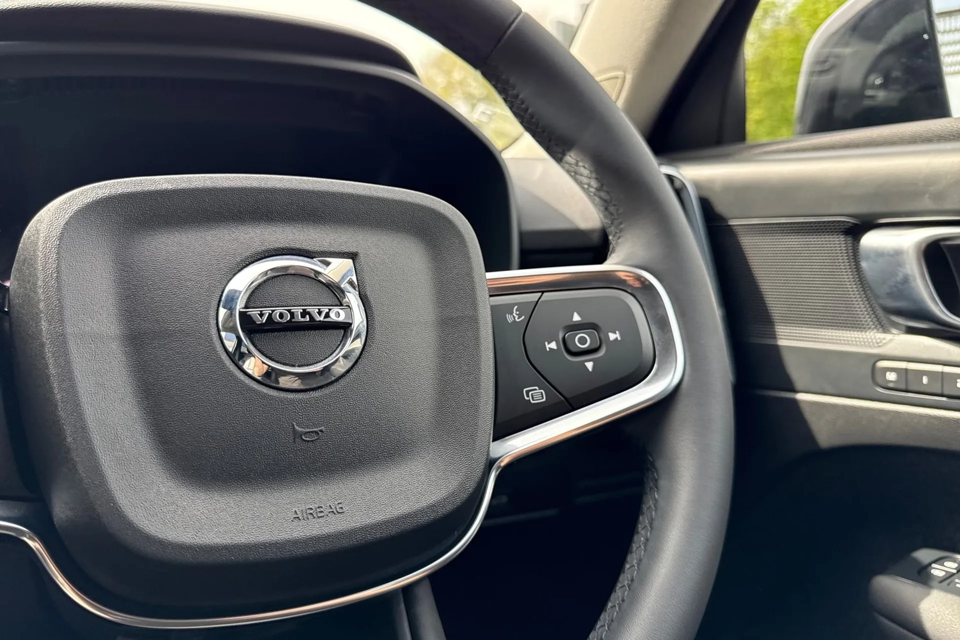 Volvo XC40 thumbnail image number 37