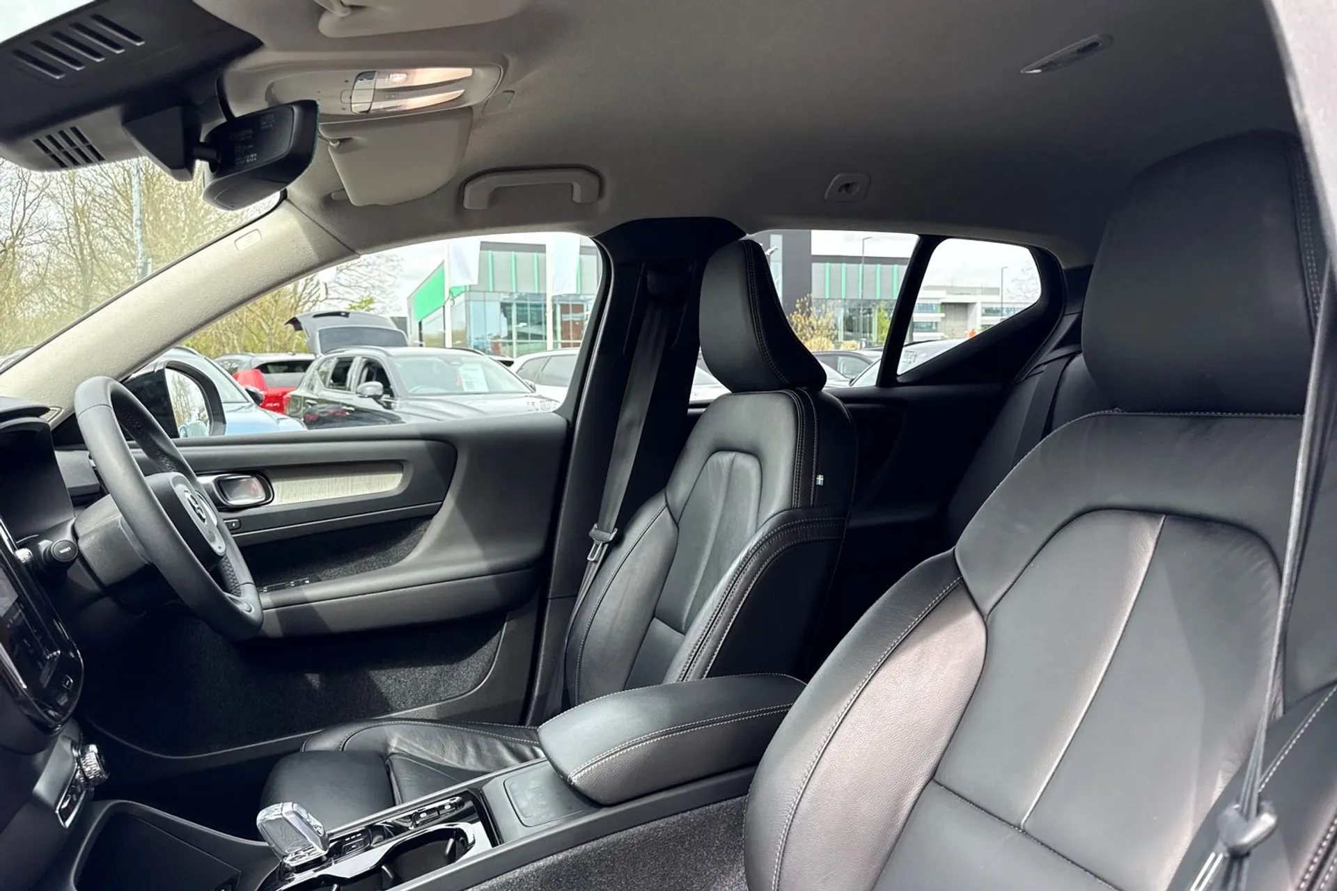 Volvo XC40 thumbnail image number 28