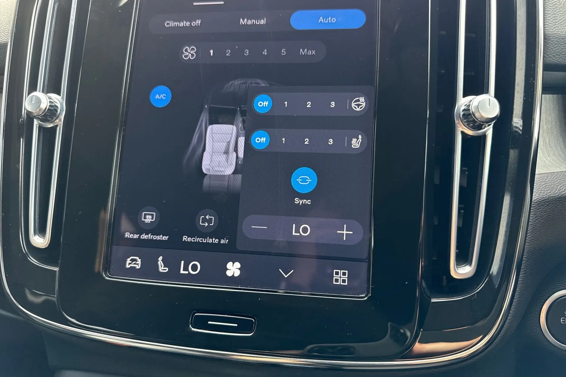 Volvo XC40 thumbnail image number 39