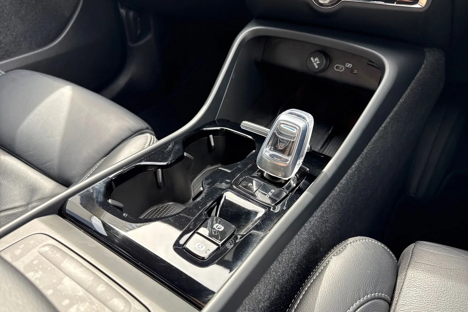 Volvo XC40 thumbnail image number 42