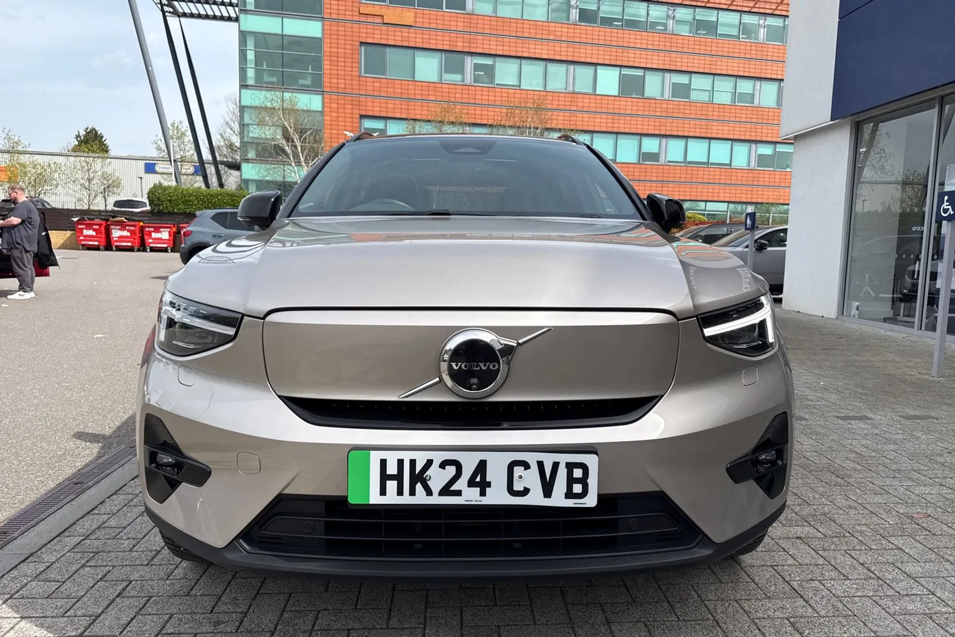 Volvo EX40 thumbnail image number 13