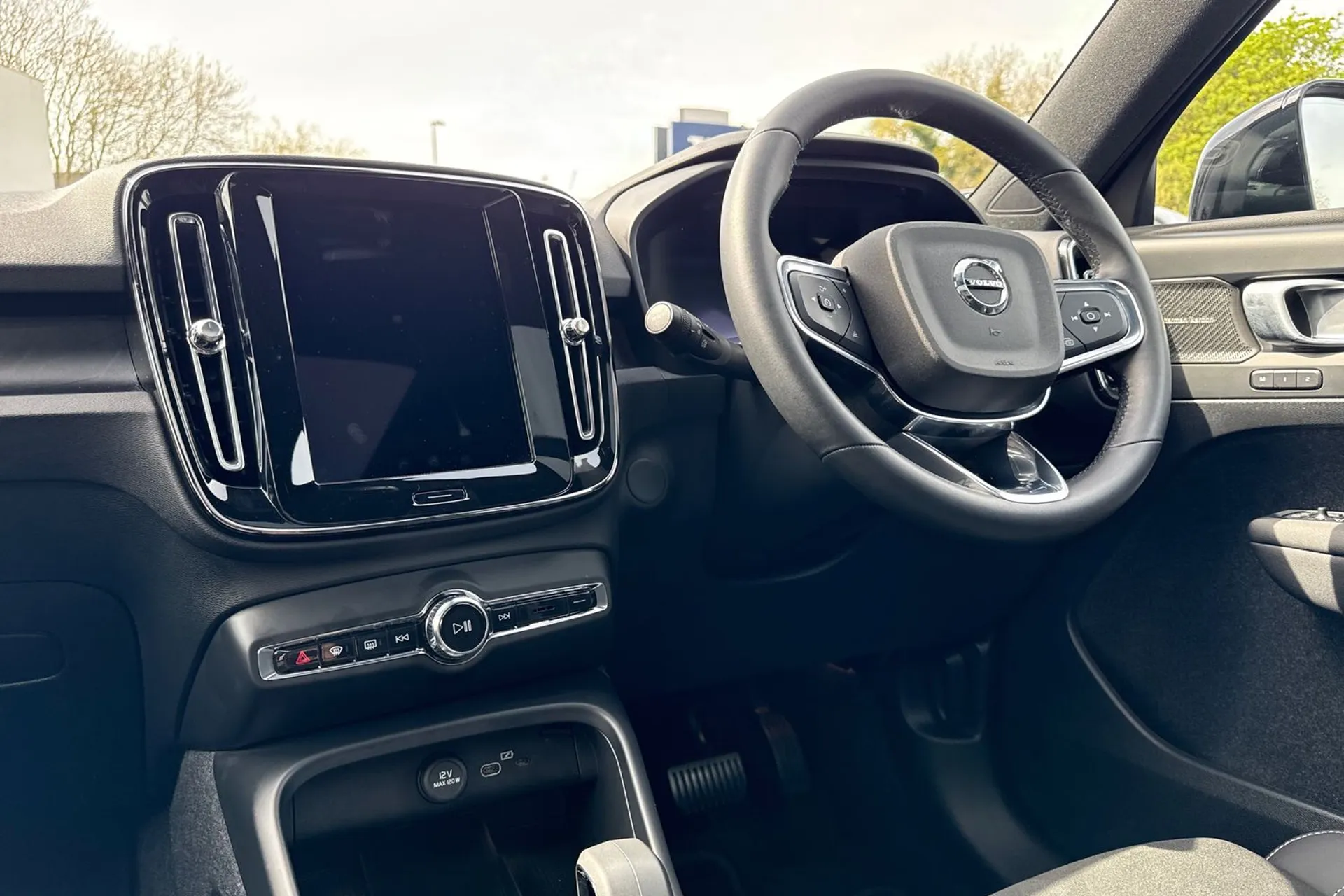 Volvo EX40 thumbnail image number 35