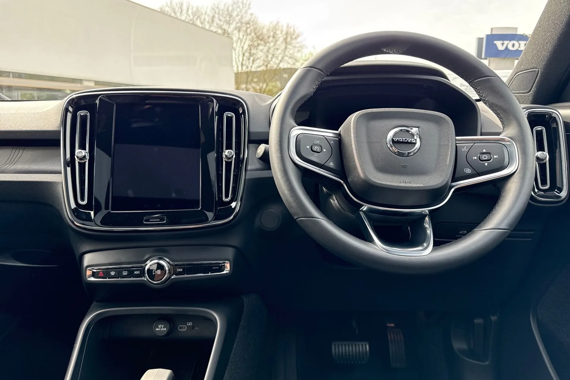 Volvo EX40 thumbnail image number 34