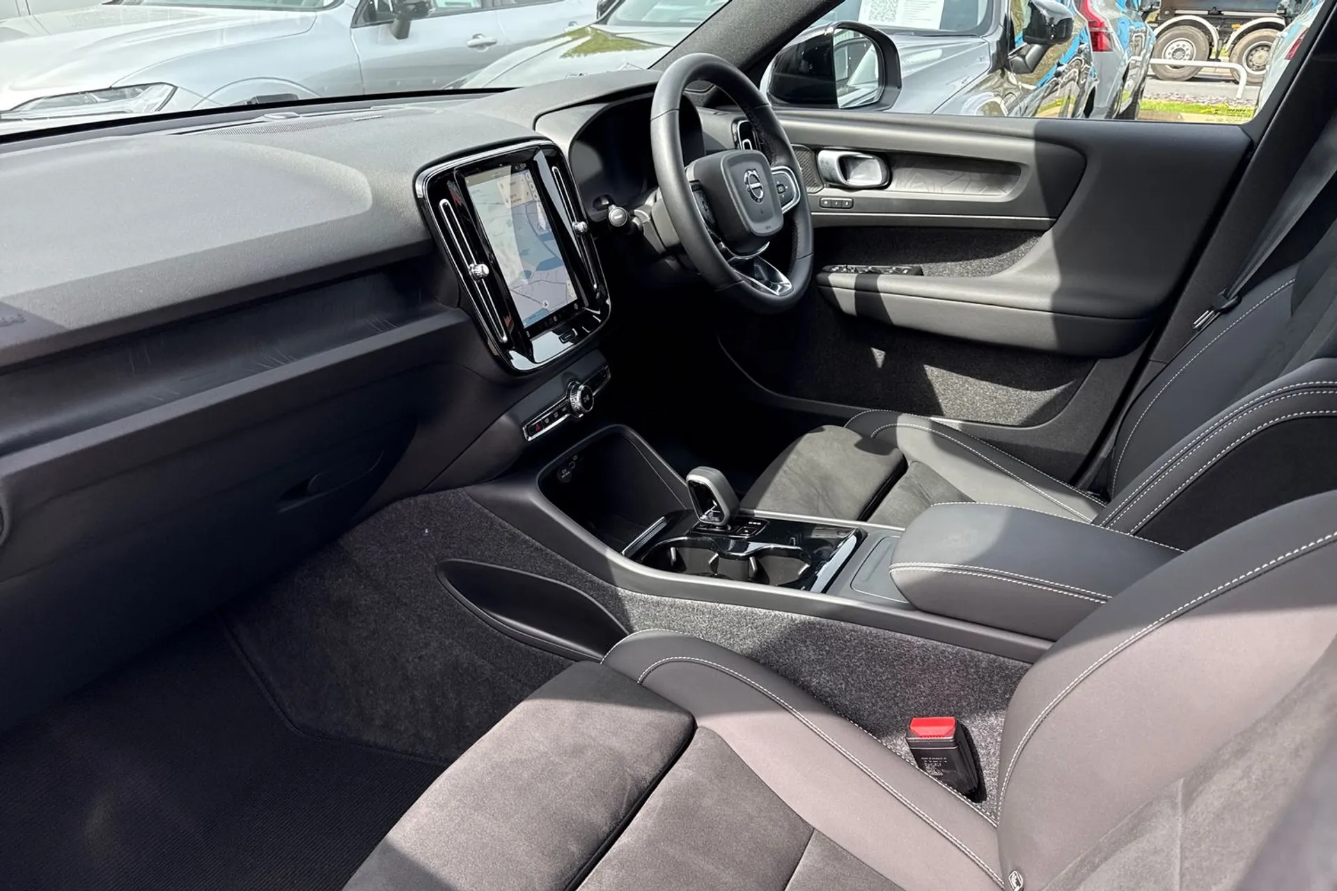 Volvo EX40 thumbnail image number 27