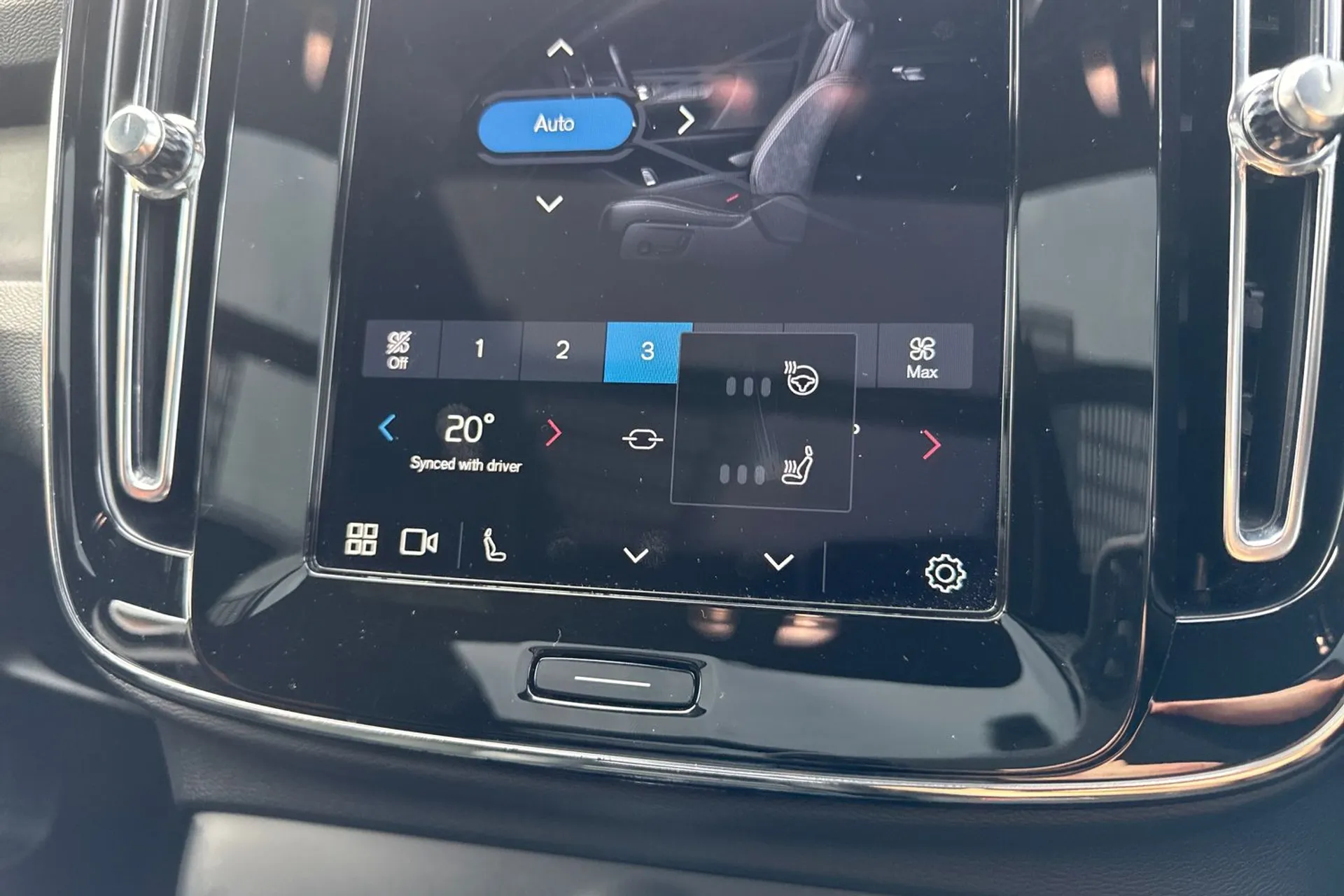 Volvo EX40 thumbnail image number 40