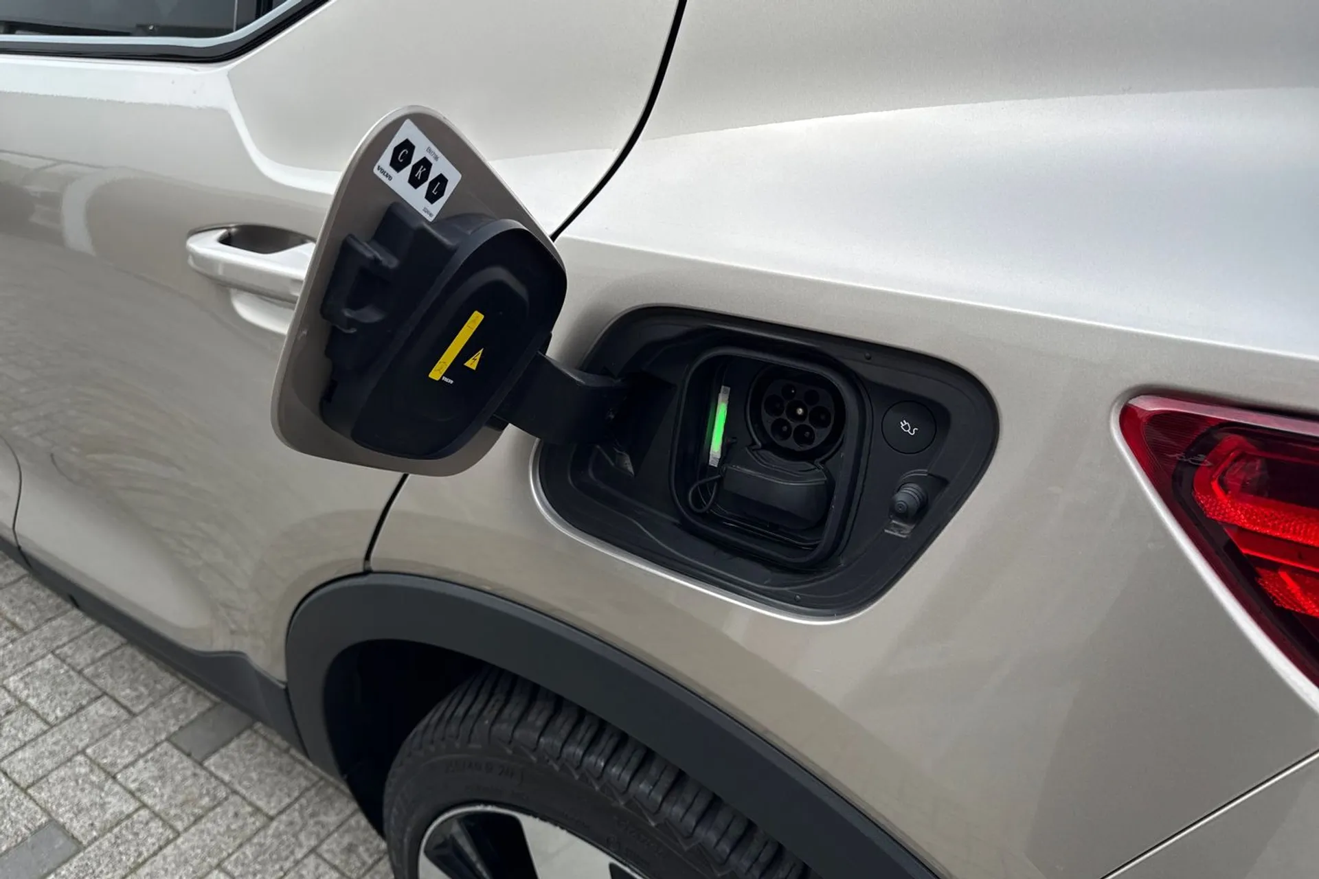 Volvo EX40 thumbnail image number 19