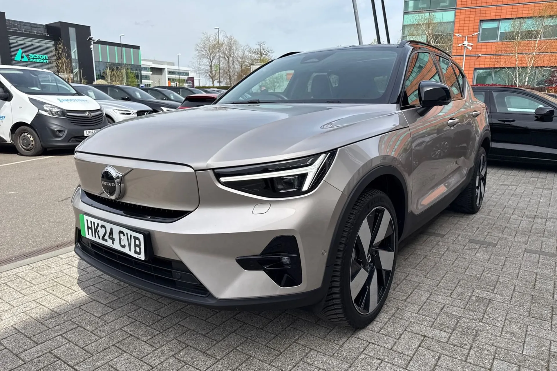 Volvo EX40 thumbnail image number 12