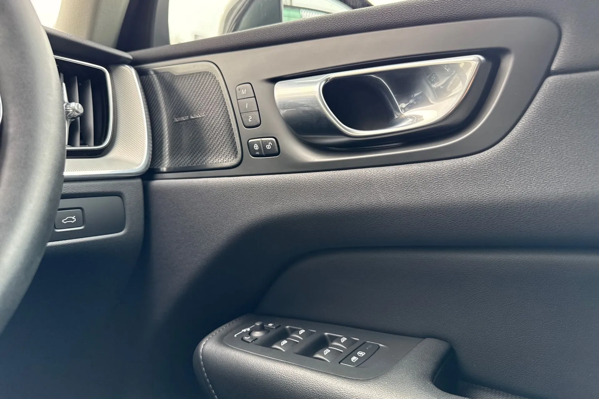 Volvo XC60 thumbnail image number 42