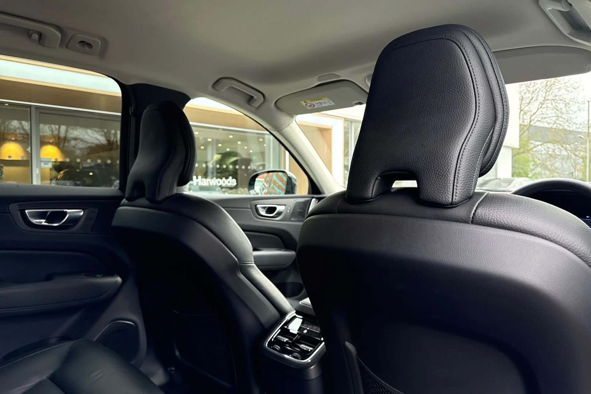 Volvo XC60 thumbnail image number 24