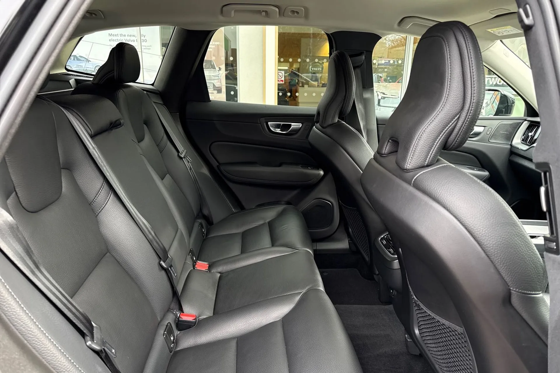 Volvo XC60 thumbnail image number 23