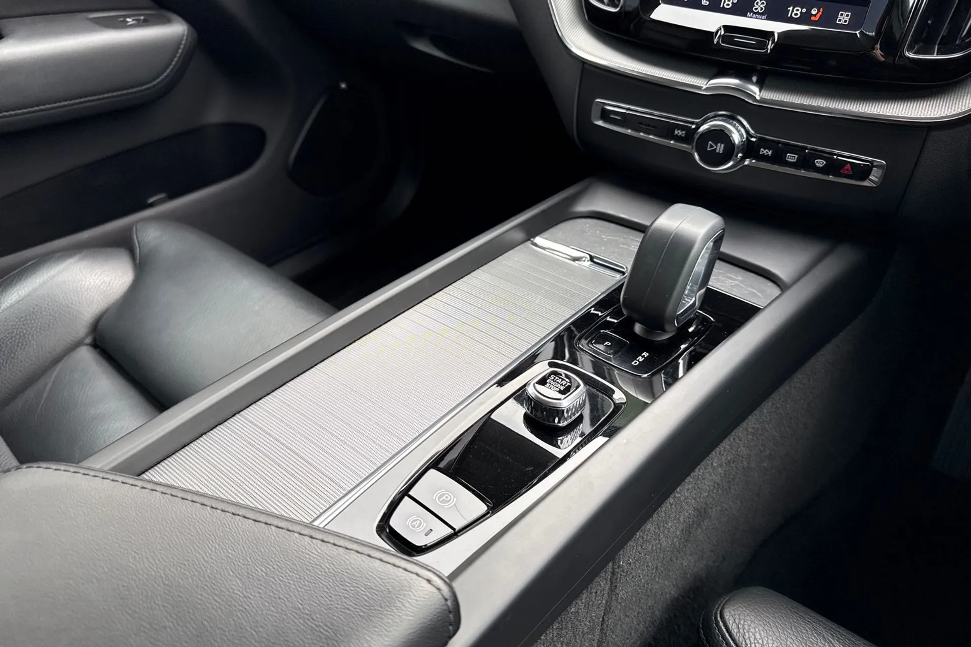 Volvo XC60 thumbnail image number 44