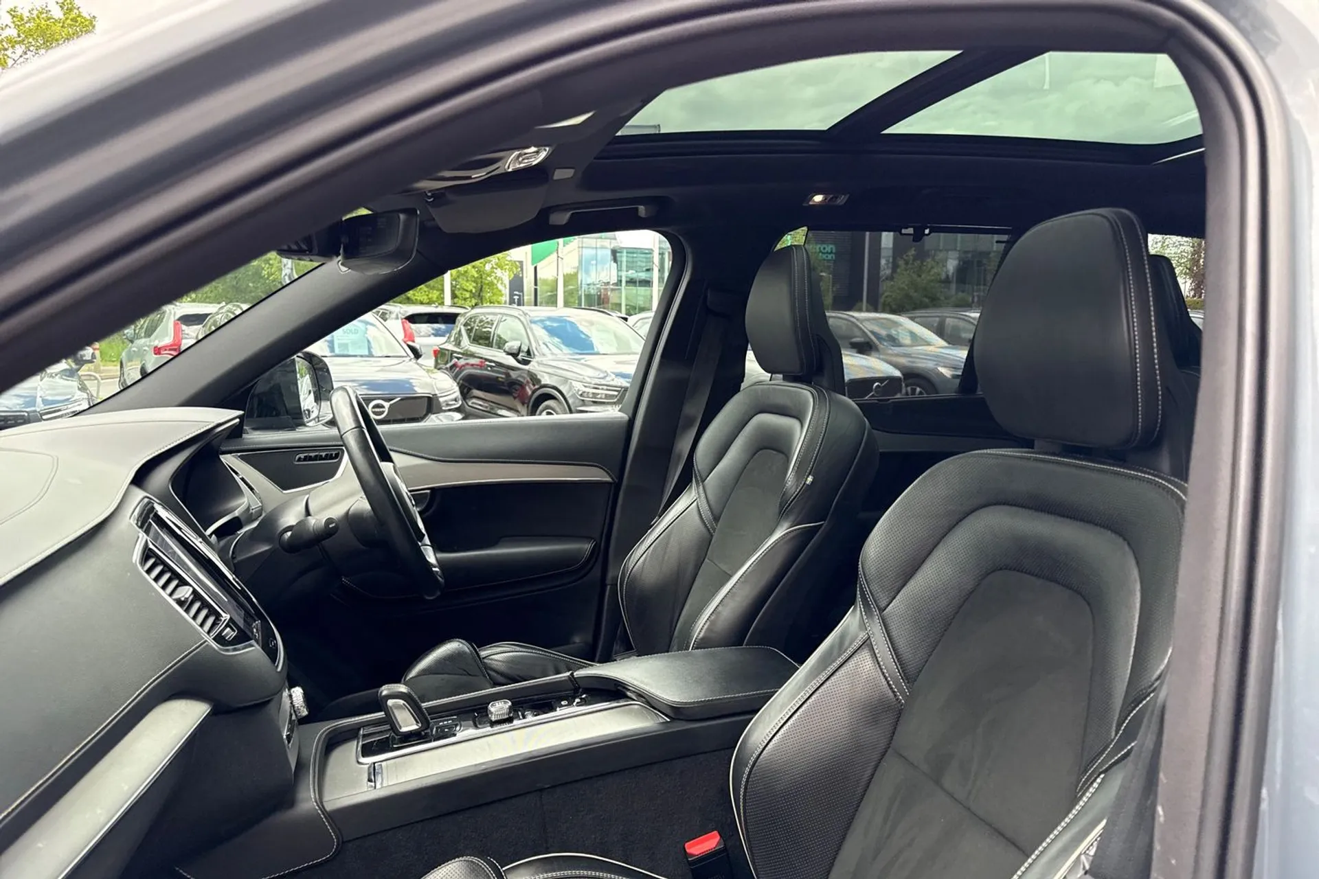 Volvo XC90 thumbnail image number 30