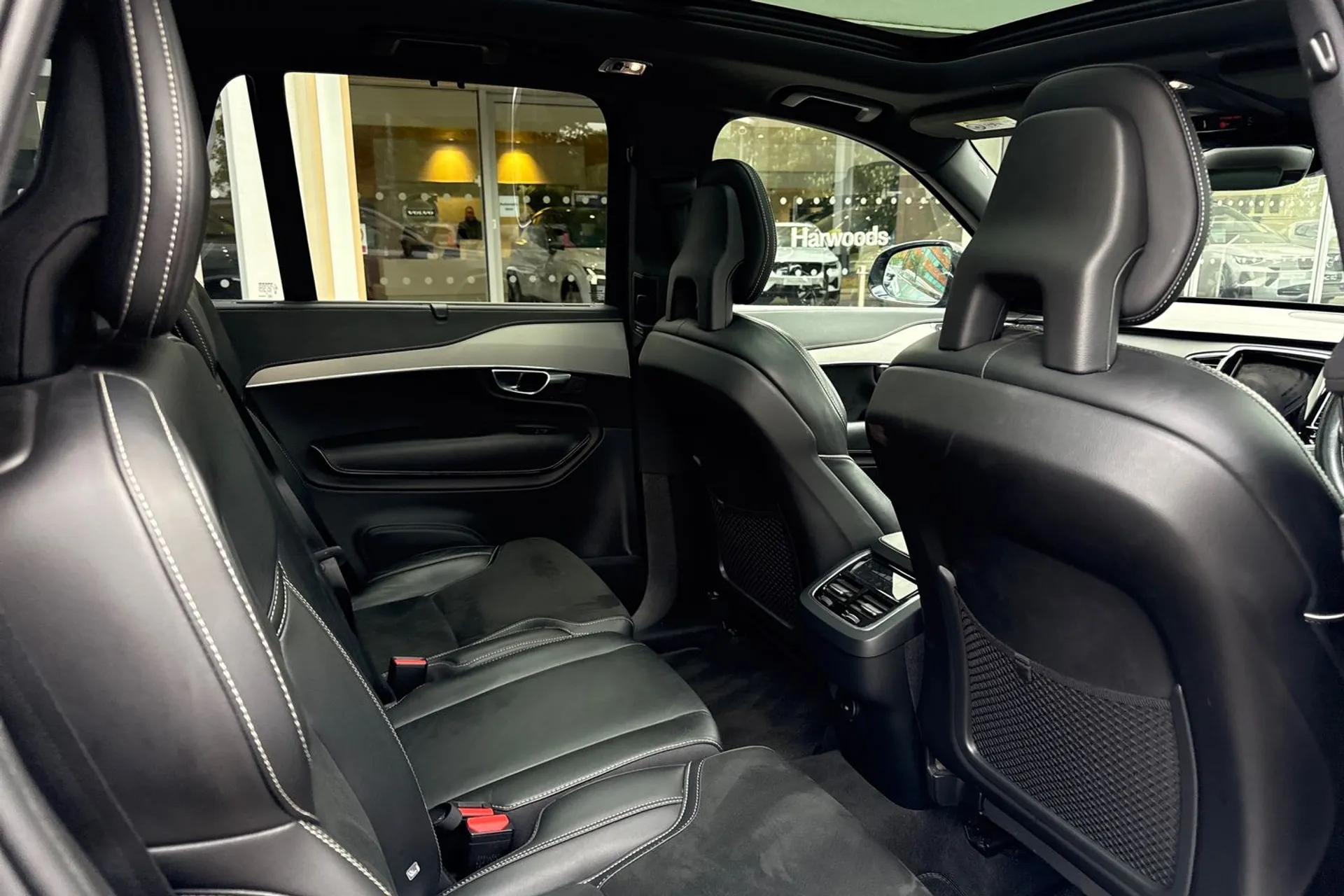 Volvo XC90 thumbnail image number 25