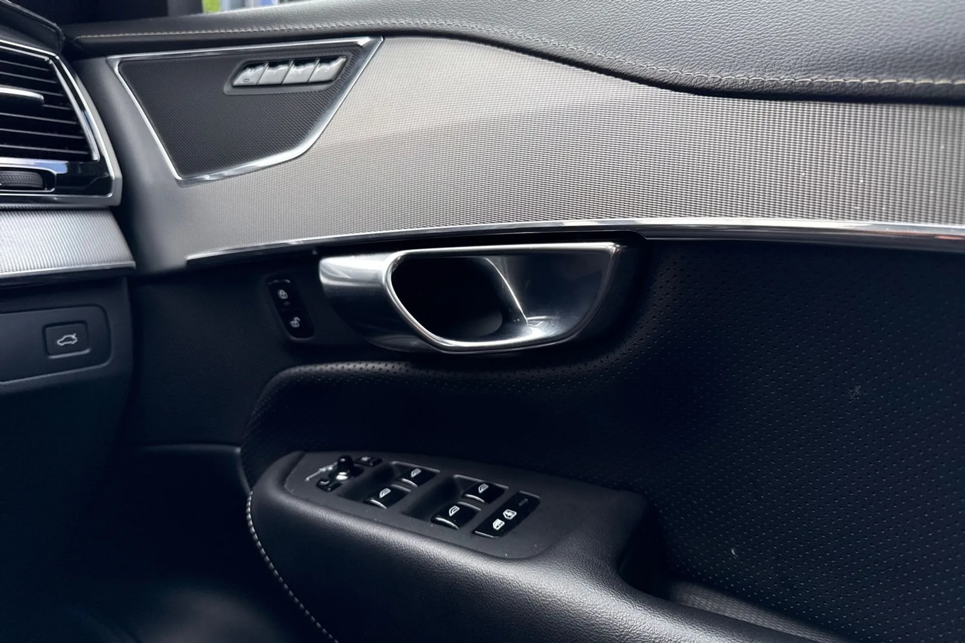 Volvo XC90 thumbnail image number 43