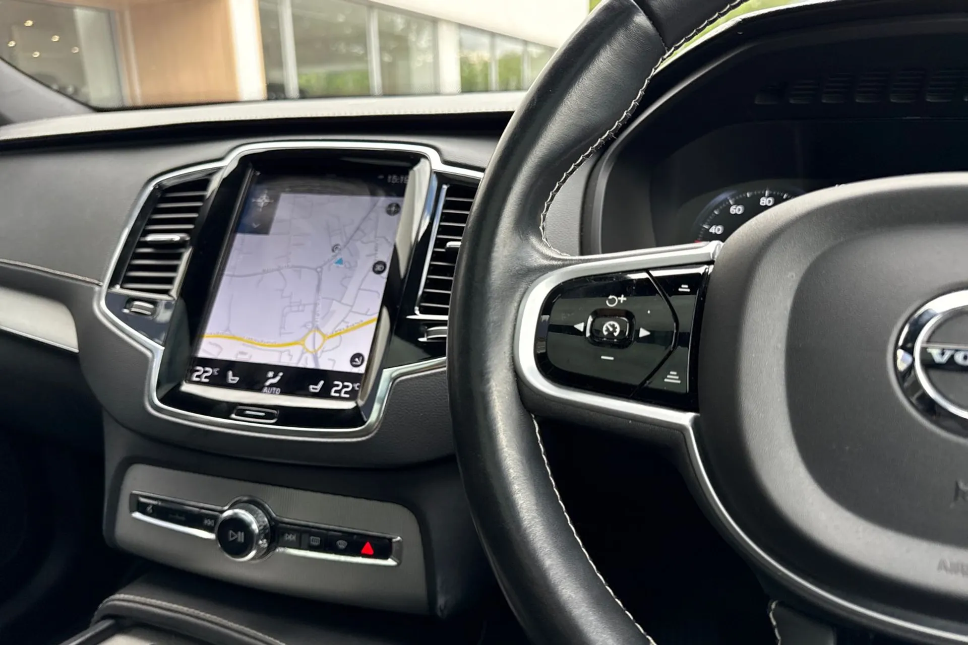 Volvo XC90 thumbnail image number 38