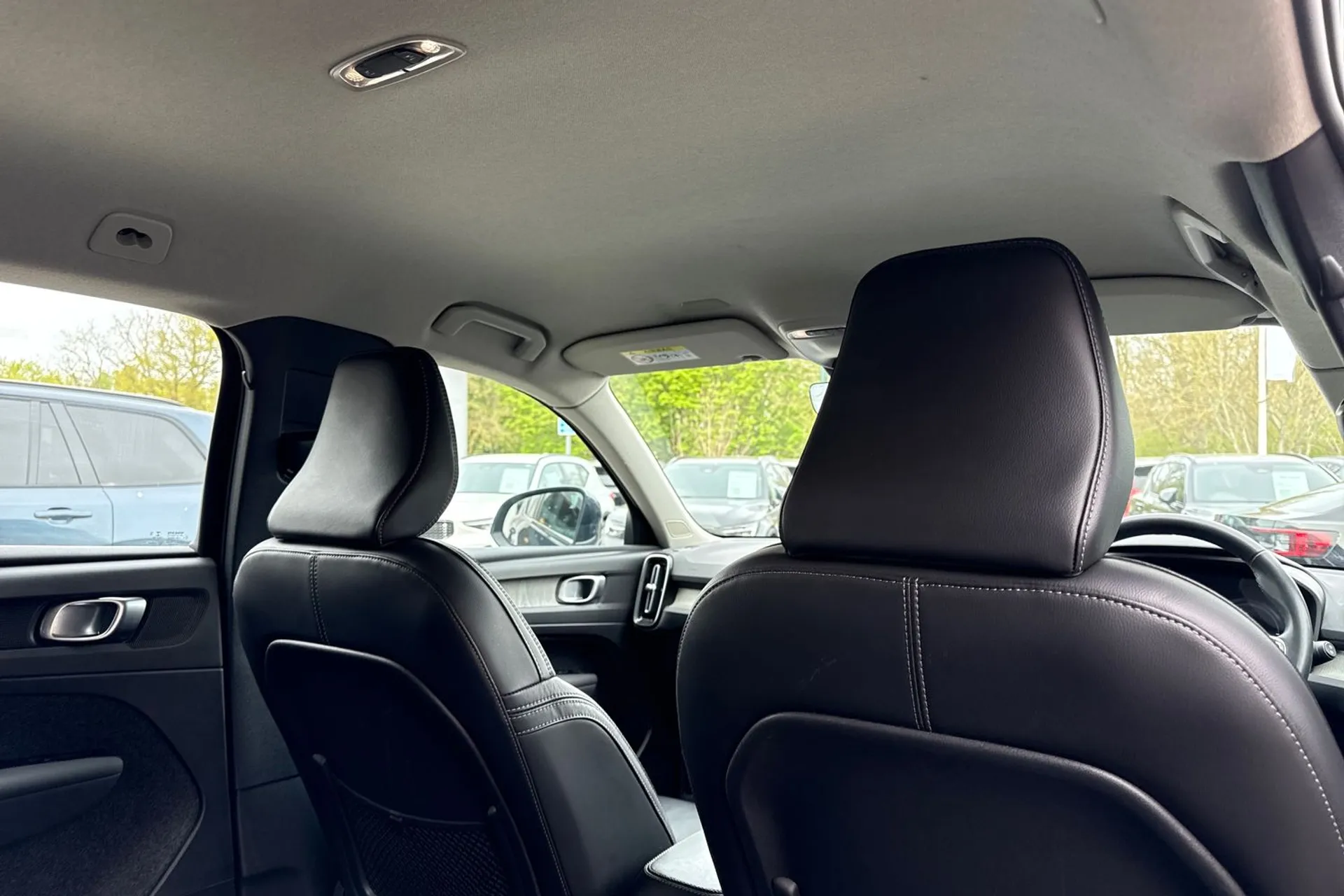 Volvo XC40 thumbnail image number 23