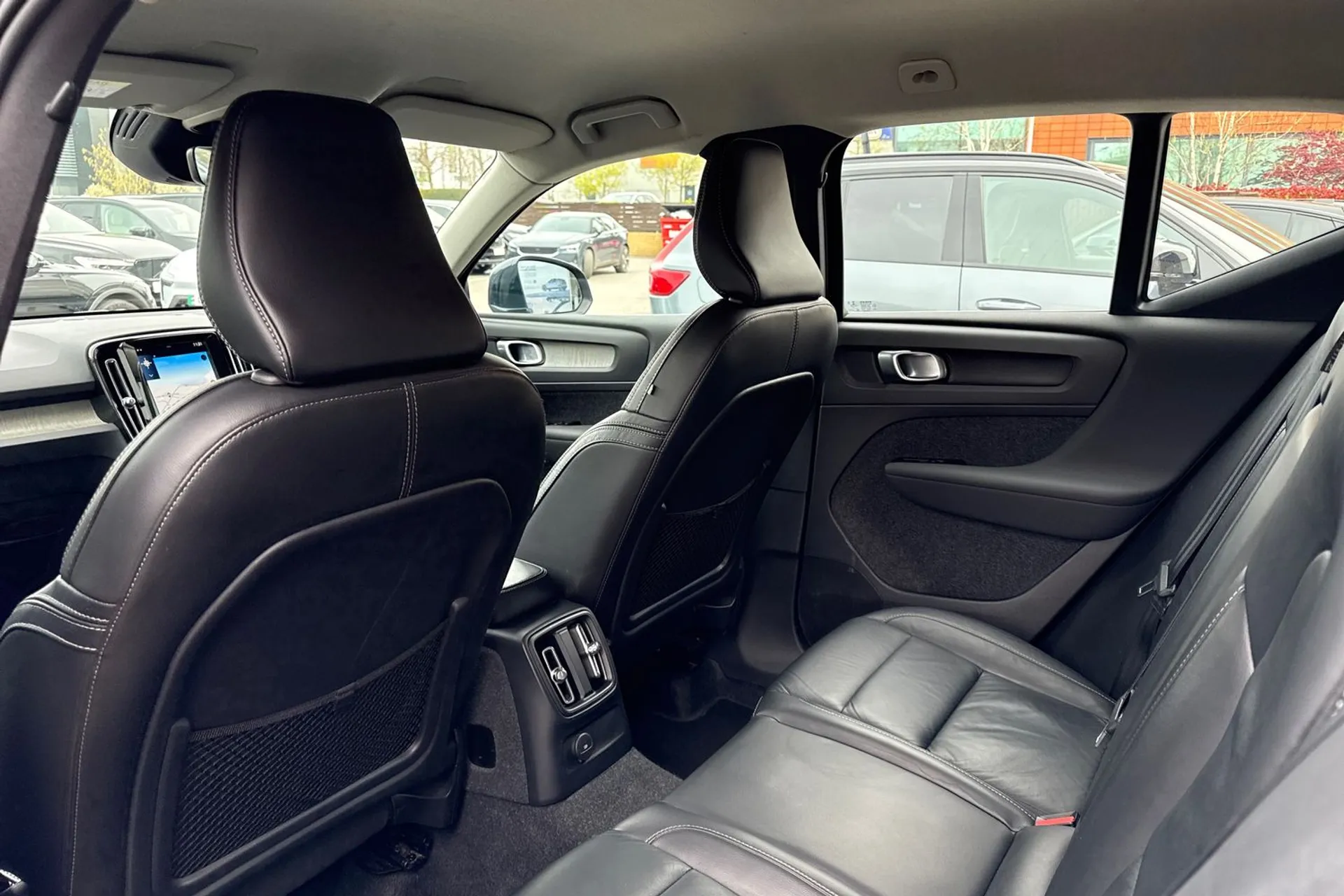 Volvo XC40 thumbnail image number 30