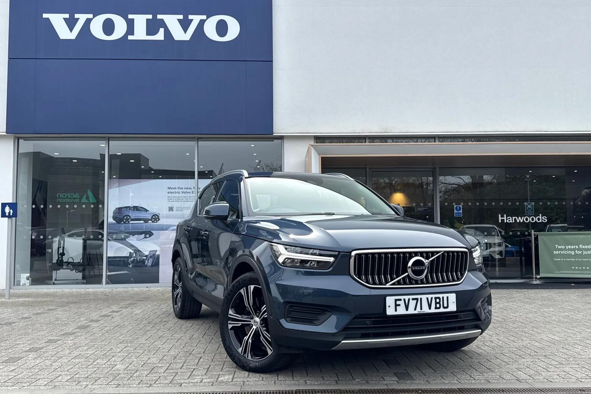 Volvo XC40 focused image