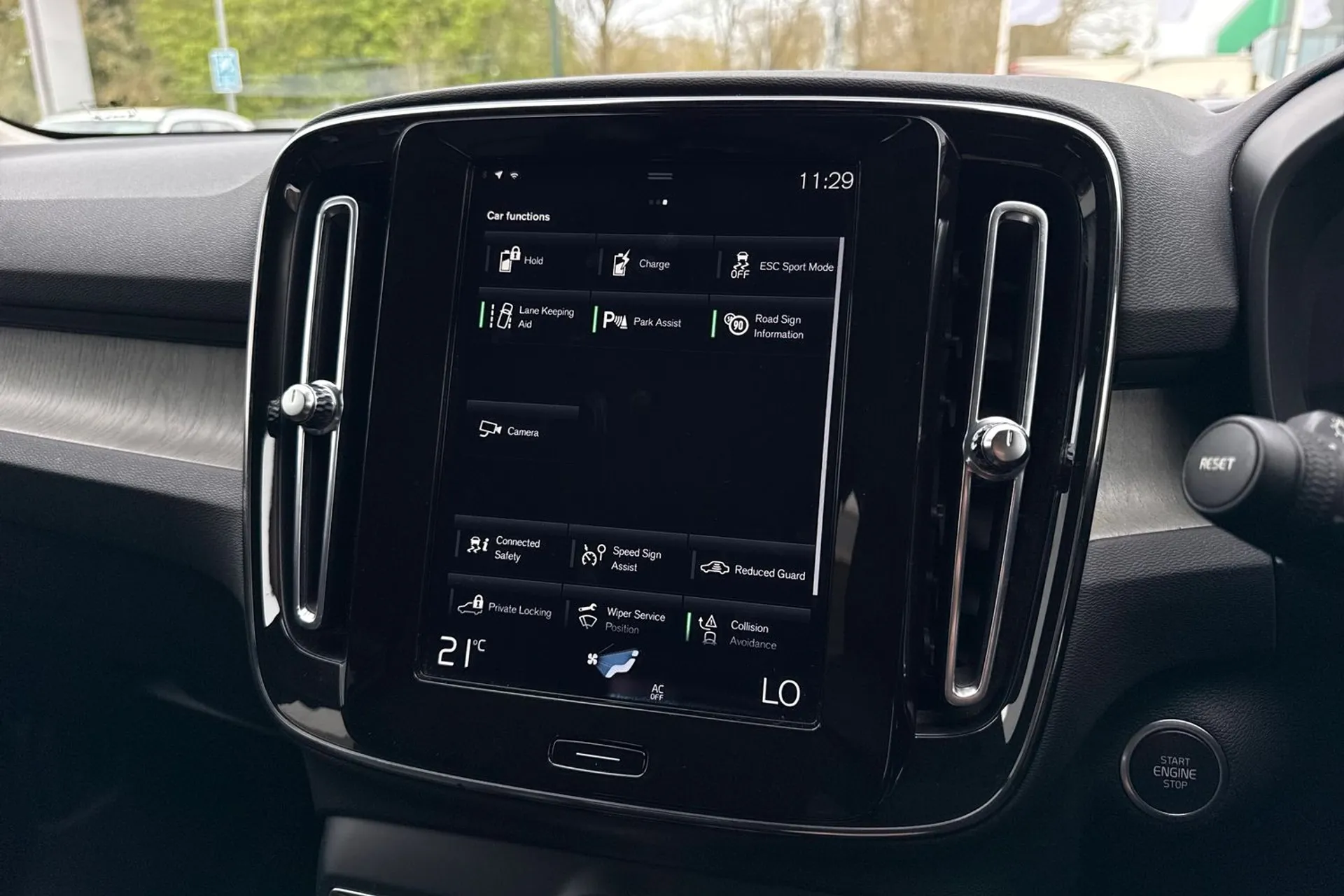 Volvo XC40 thumbnail image number 39