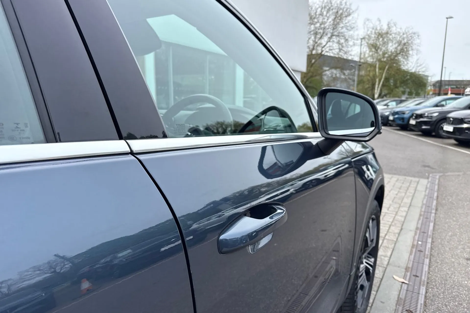 Volvo XC40 thumbnail image number 17