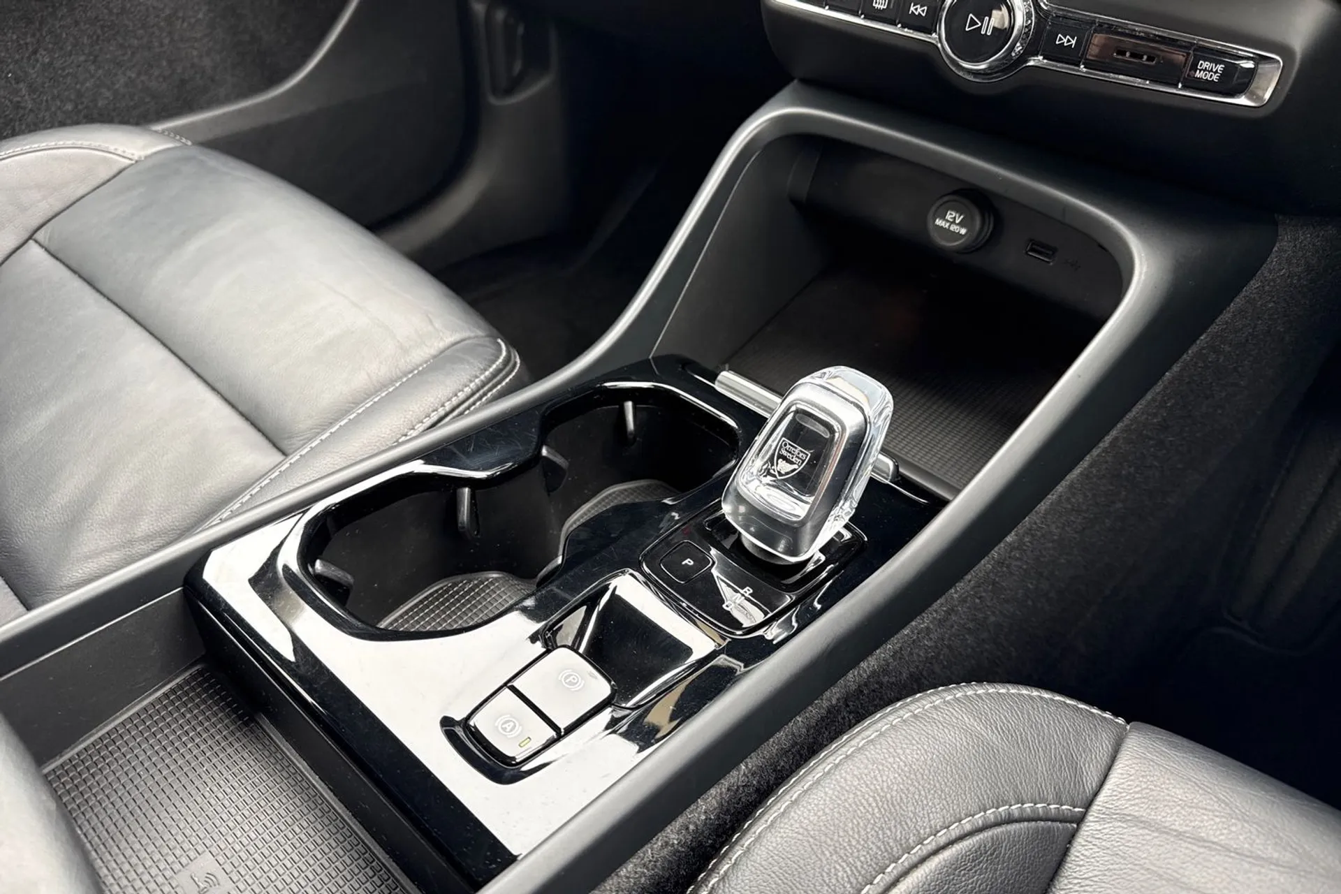 Volvo XC40 thumbnail image number 41