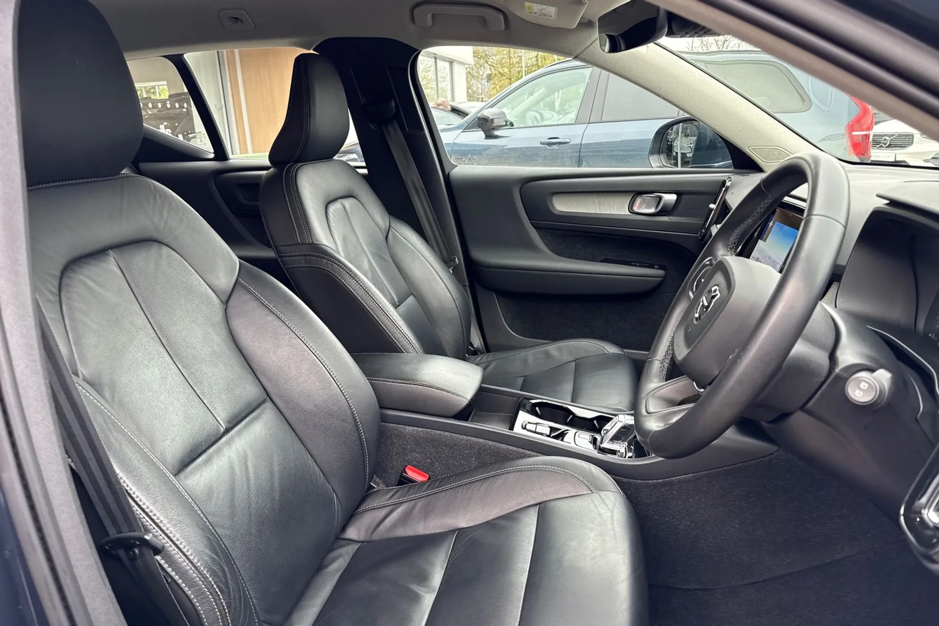 Volvo XC40 thumbnail image number 25