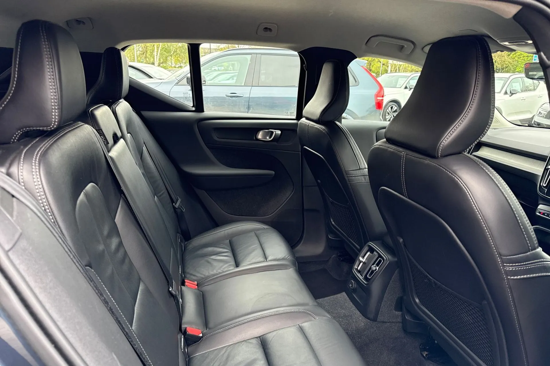 Volvo XC40 thumbnail image number 22