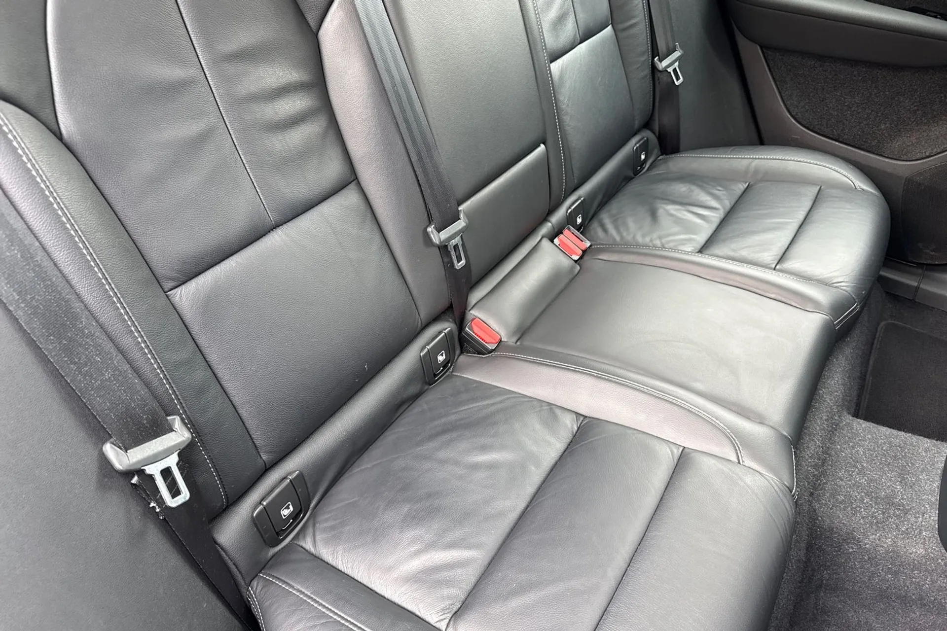 Volvo XC40 thumbnail image number 24