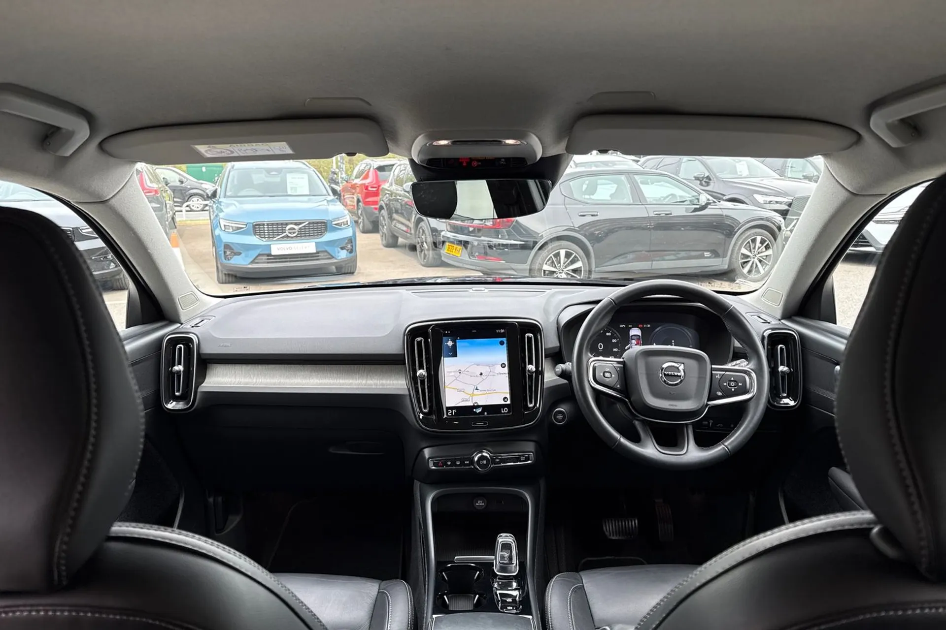 Volvo XC40 thumbnail image number 3