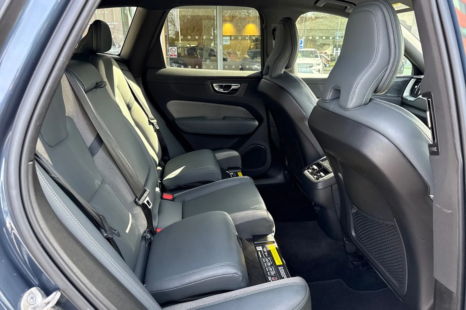 Volvo XC60 thumbnail image number 23