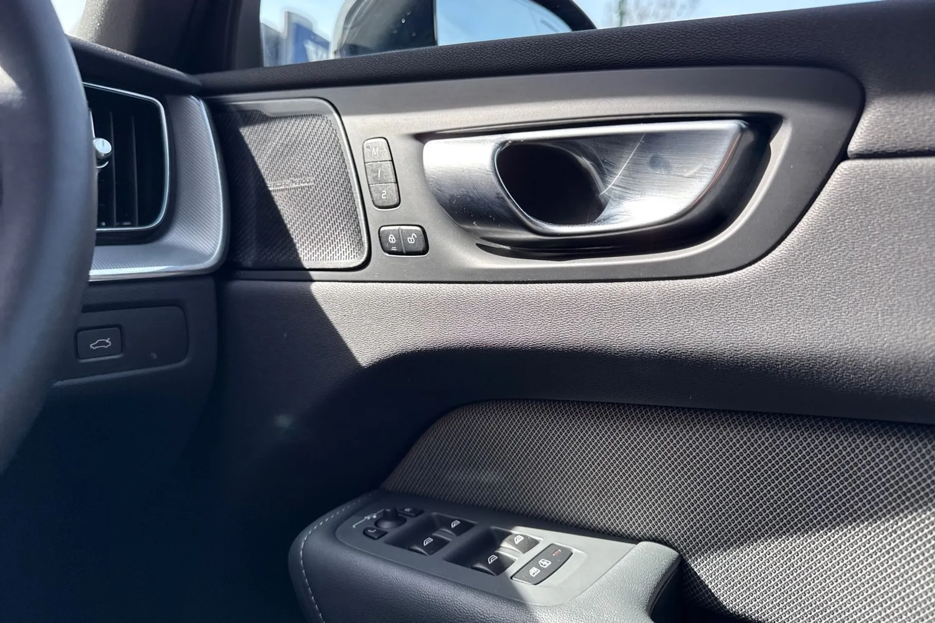 Volvo XC60 thumbnail image number 41