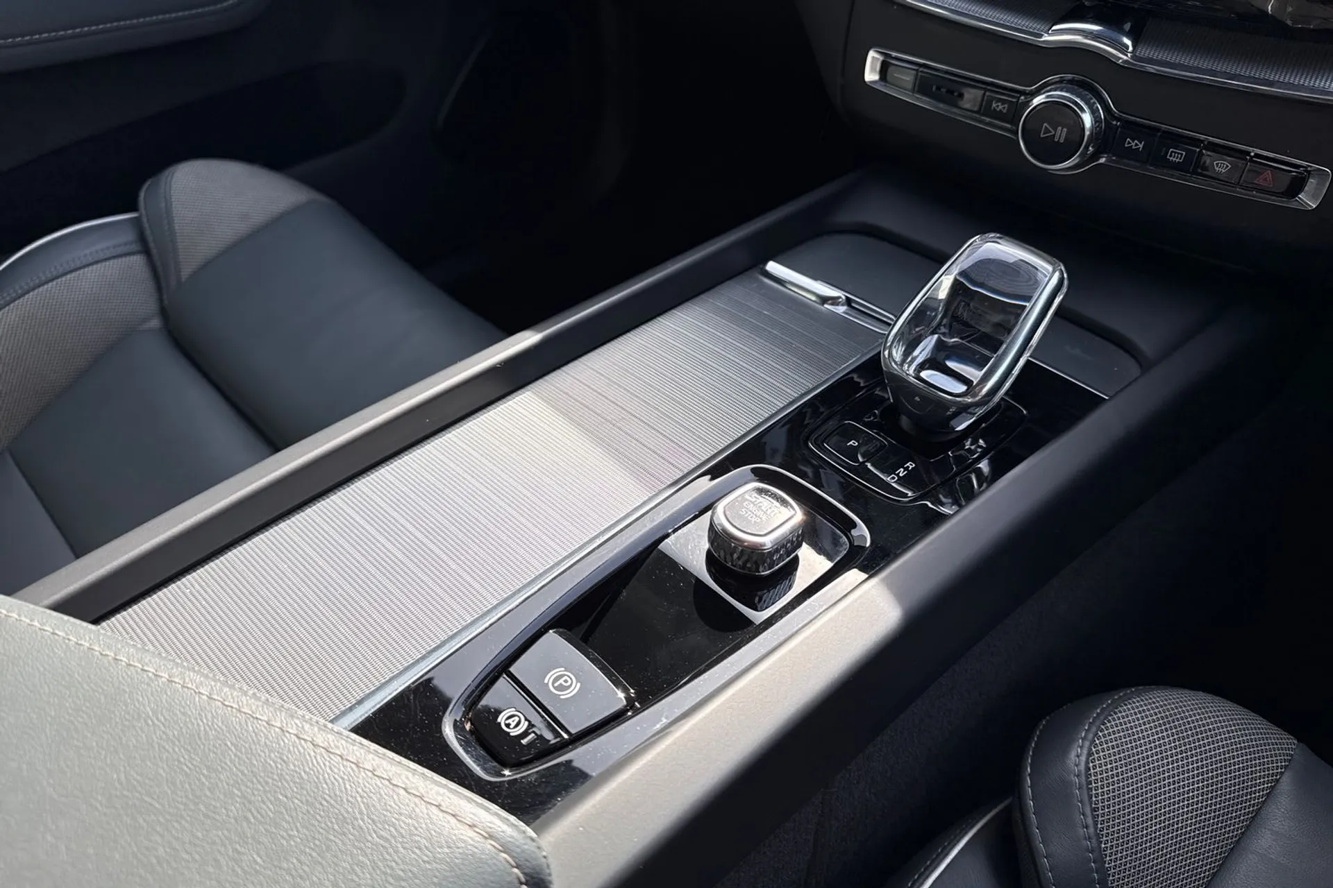 Volvo XC60 thumbnail image number 42