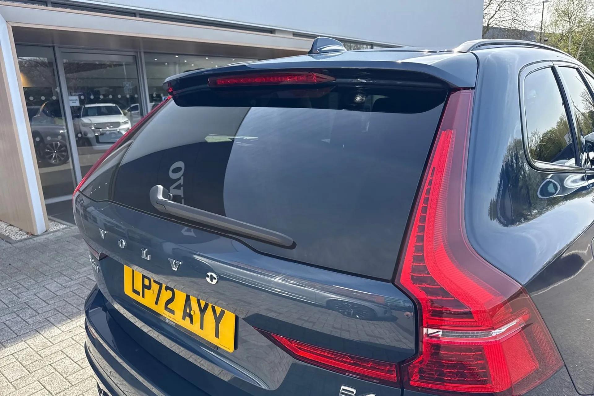 Volvo XC60 thumbnail image number 16