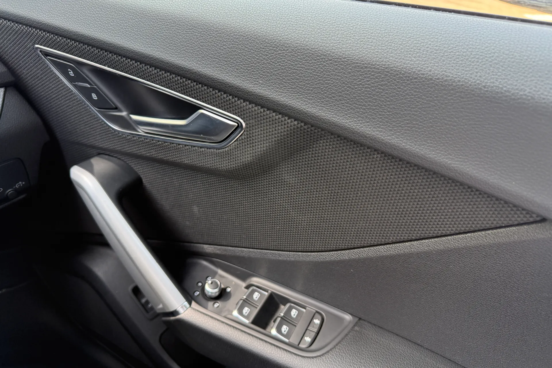Audi Q2 thumbnail image number 22