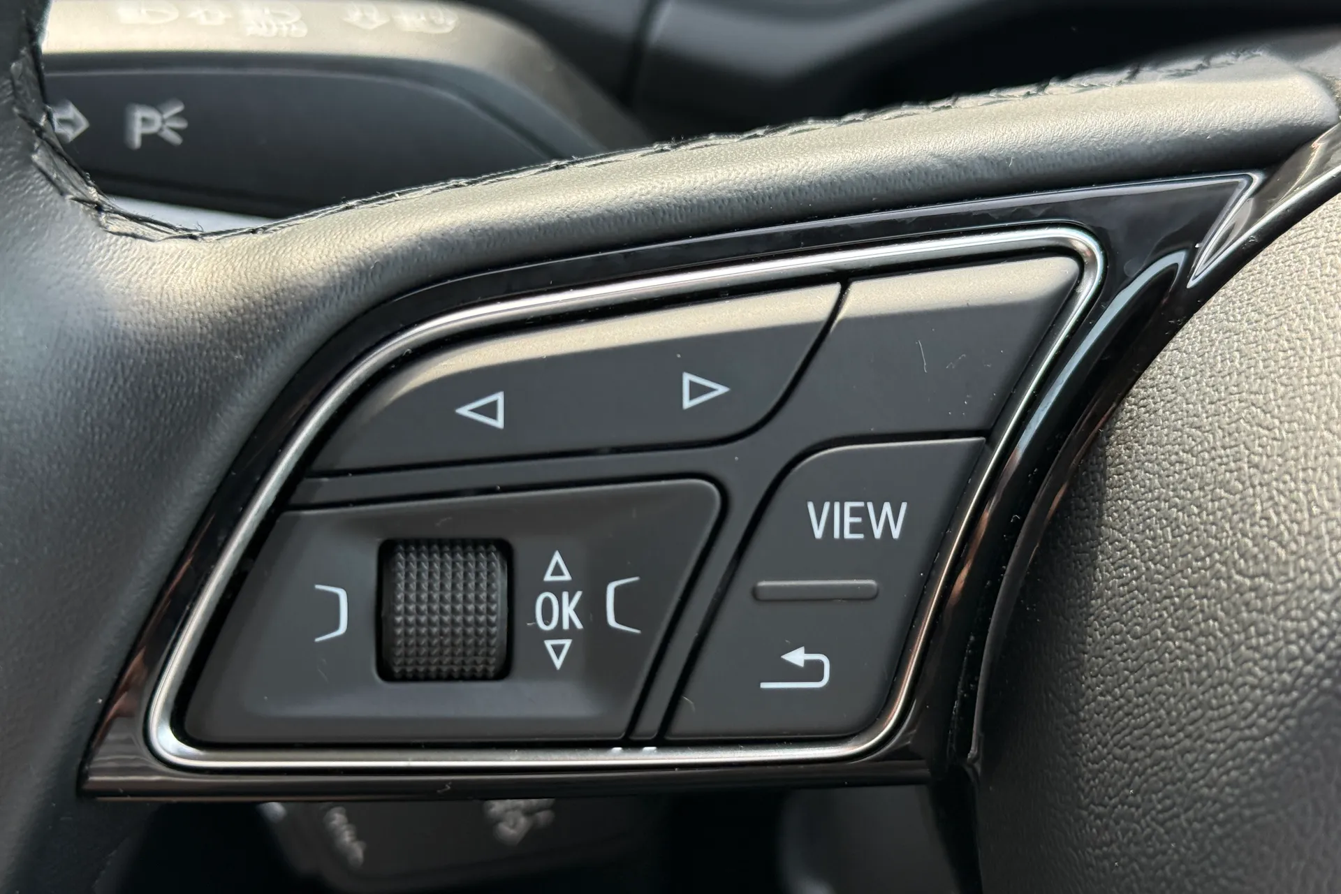 Audi Q2 thumbnail image number 15