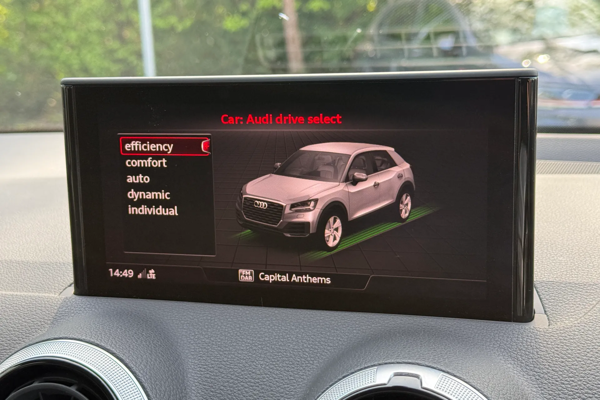 Audi Q2 thumbnail image number 10
