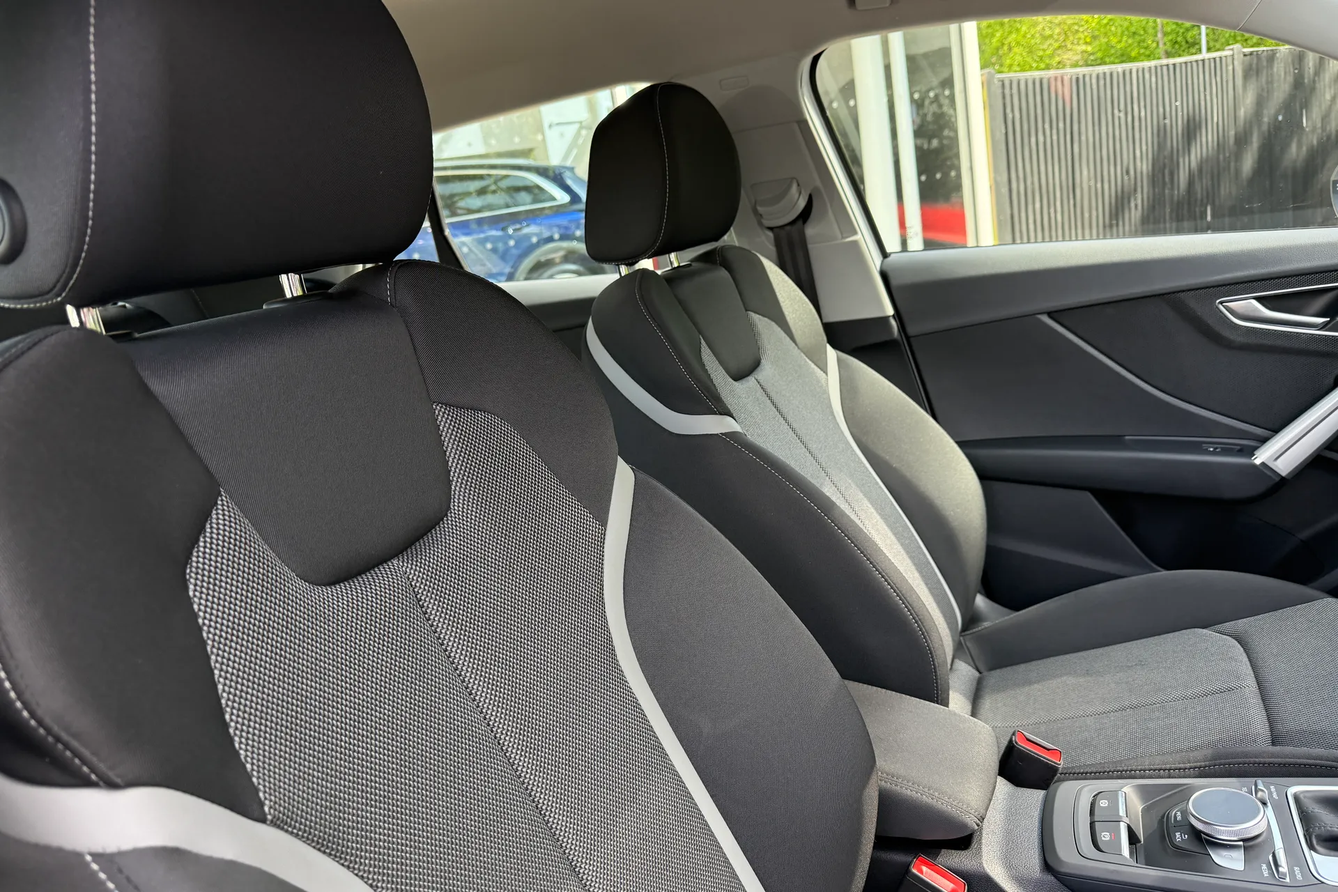 Audi Q2 thumbnail image number 24