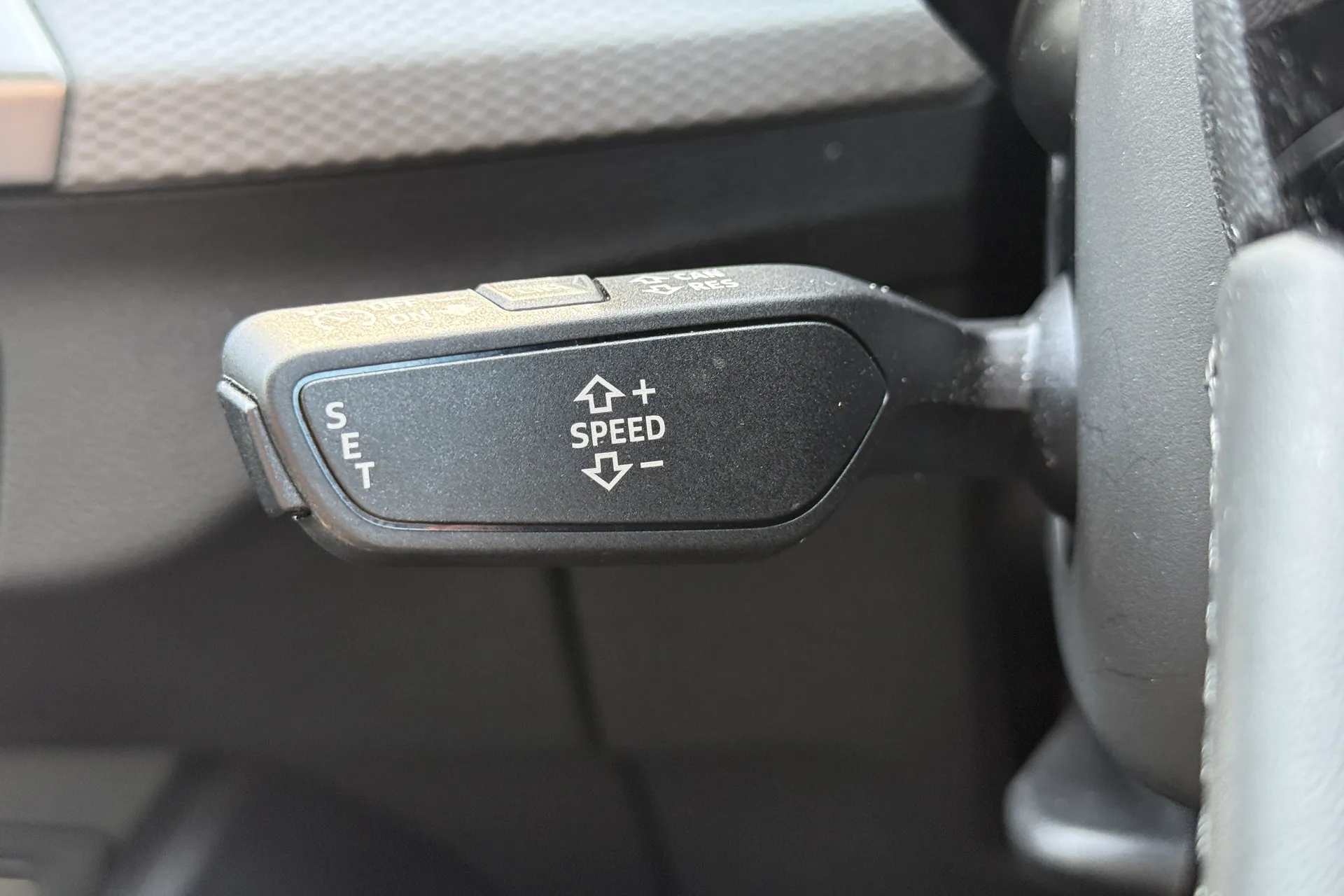 Audi Q2 thumbnail image number 11