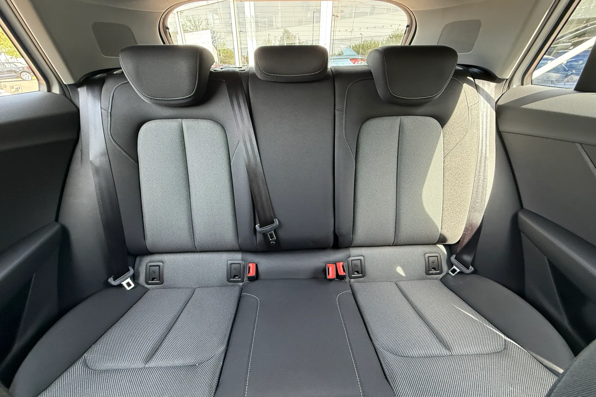 Audi Q2 thumbnail image number 21