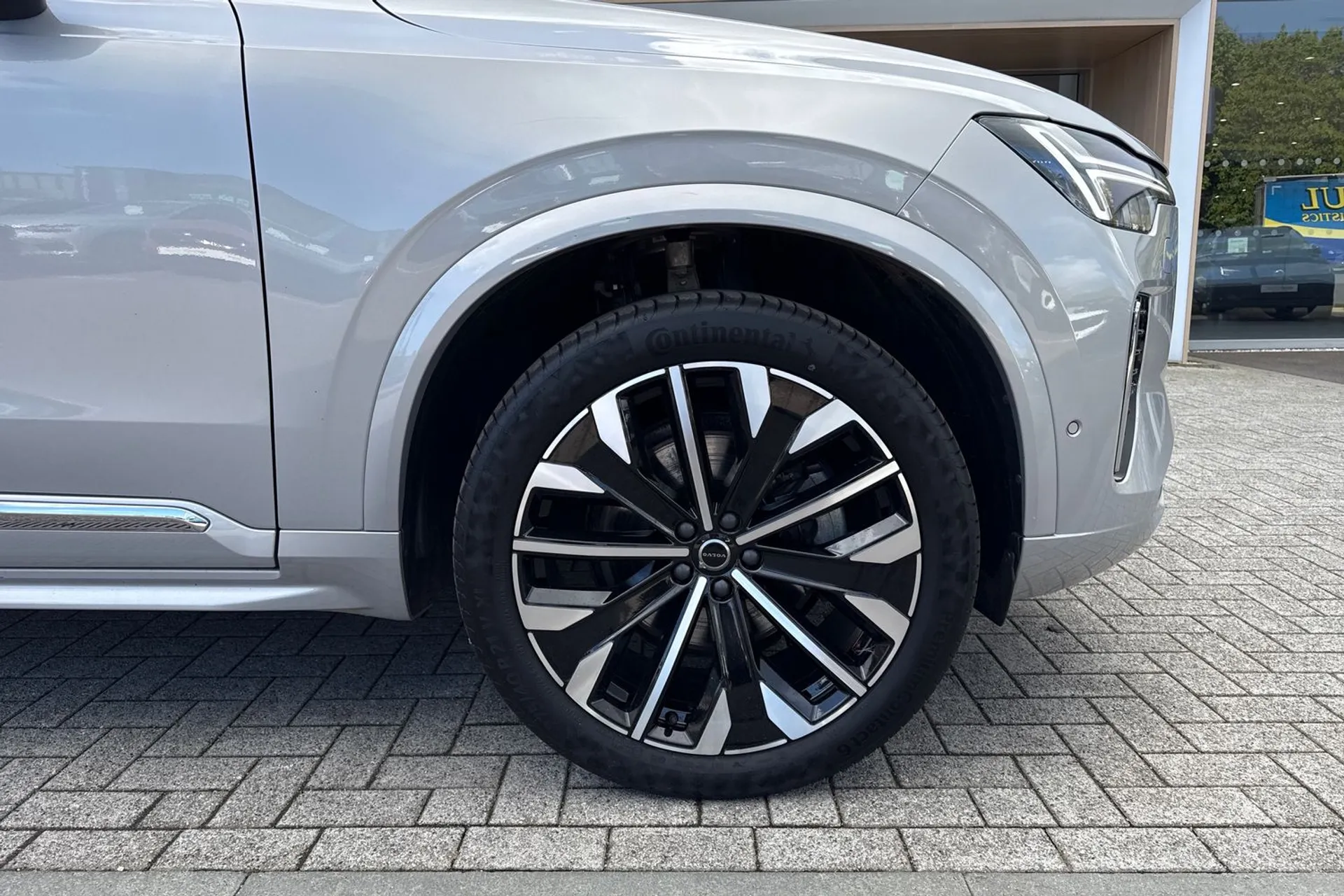 Volvo XC90 thumbnail image number 16