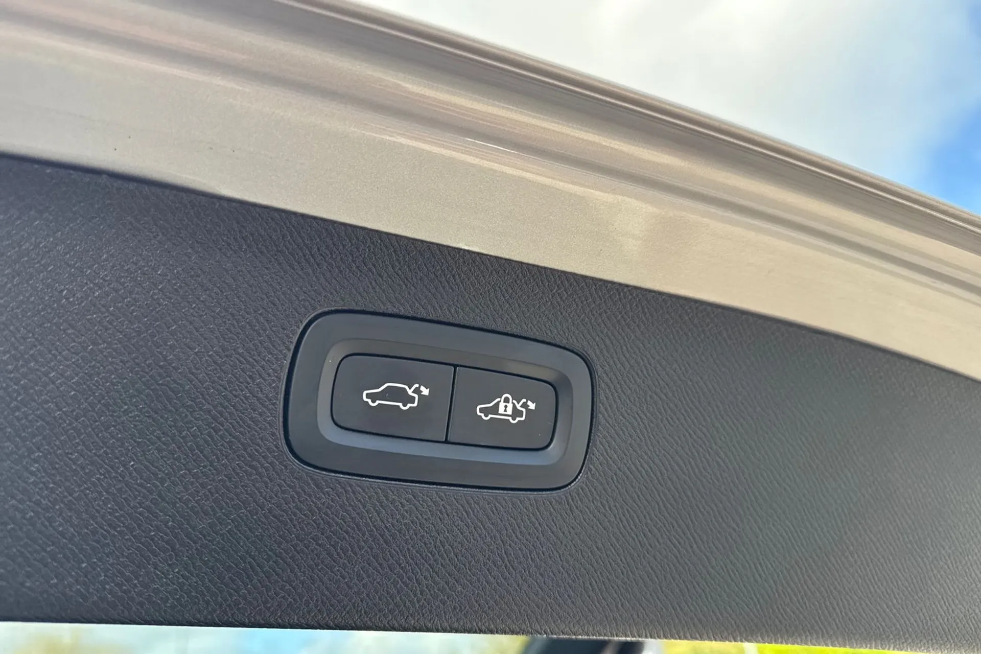 Volvo XC90 thumbnail image number 23