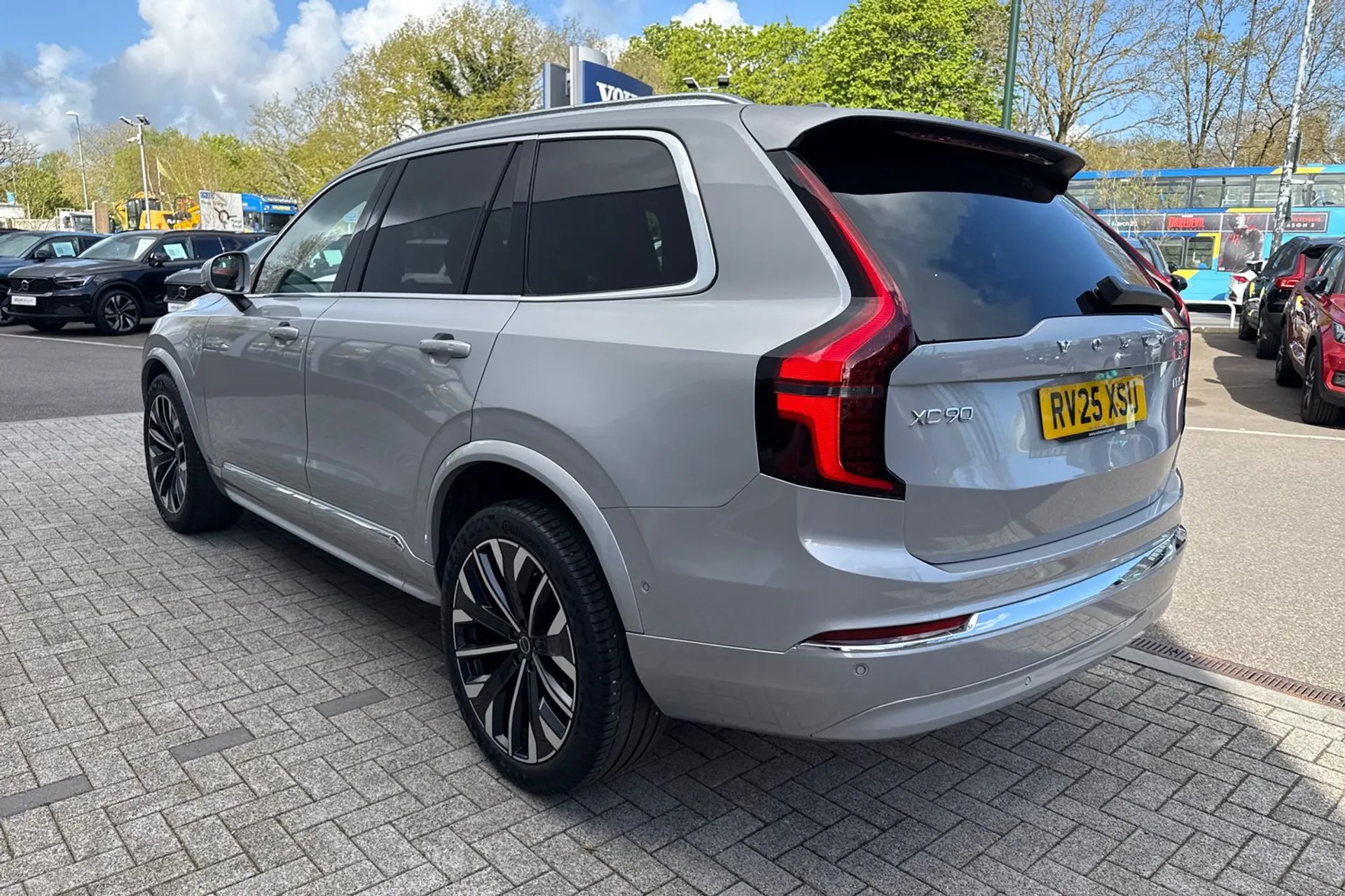 Volvo XC90 thumbnail image number 12