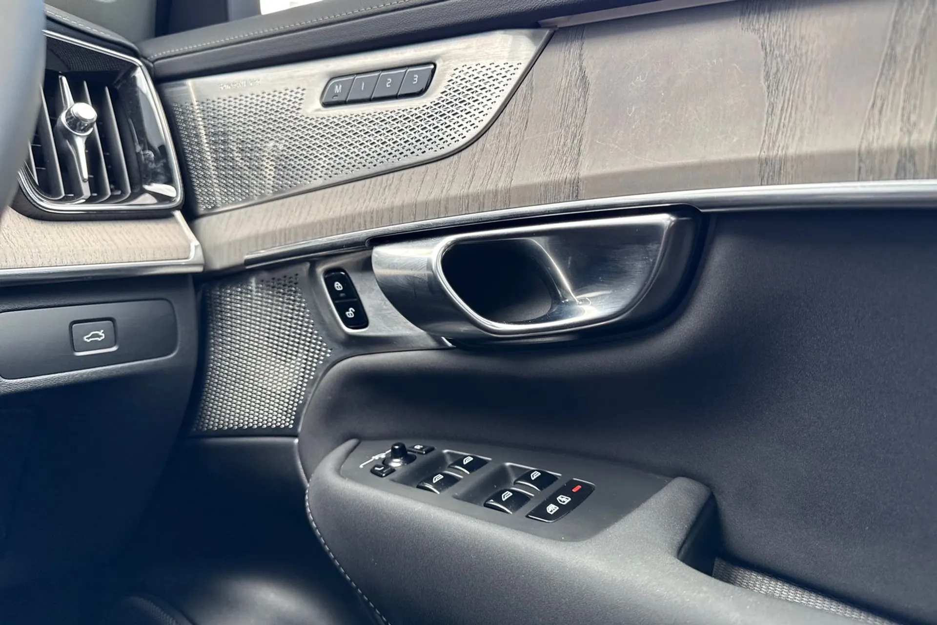 Volvo XC90 thumbnail image number 45