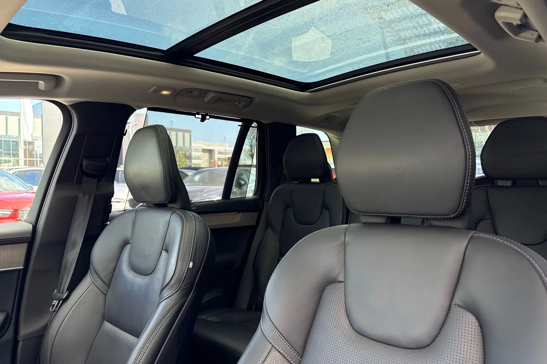 Volvo XC90 thumbnail image number 32